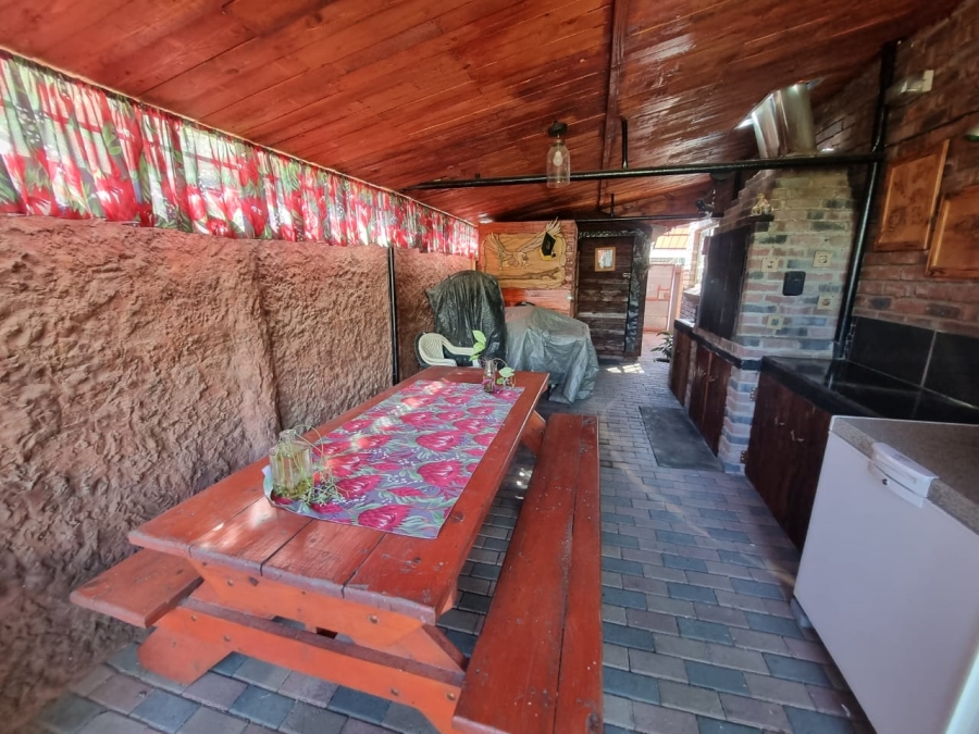 3 Bedroom Property for Sale in Oos Einde North West